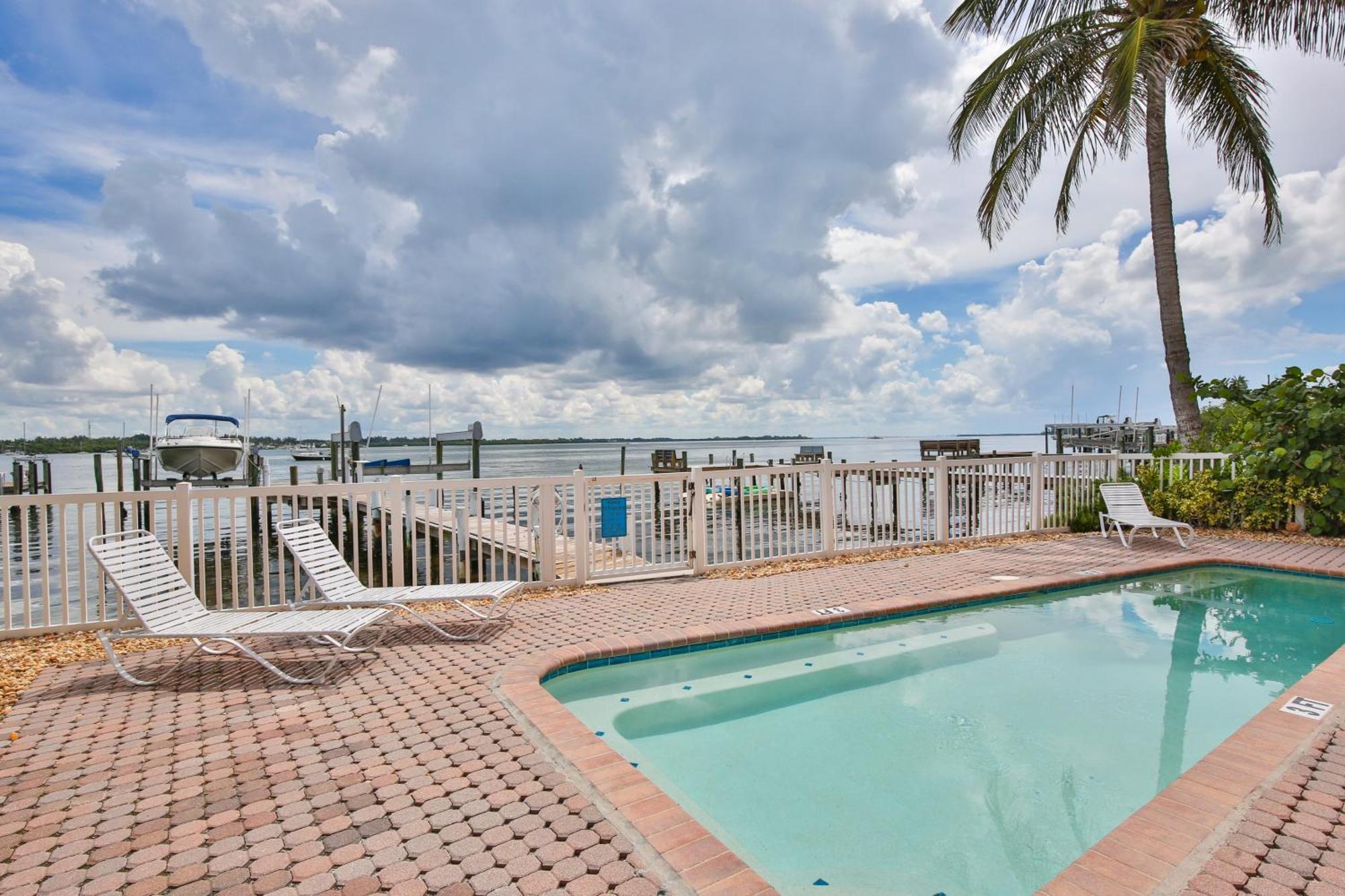 Hibiscus Hideaway B - Top Floor Unit برادنتون بيتش المظهر الخارجي الصورة